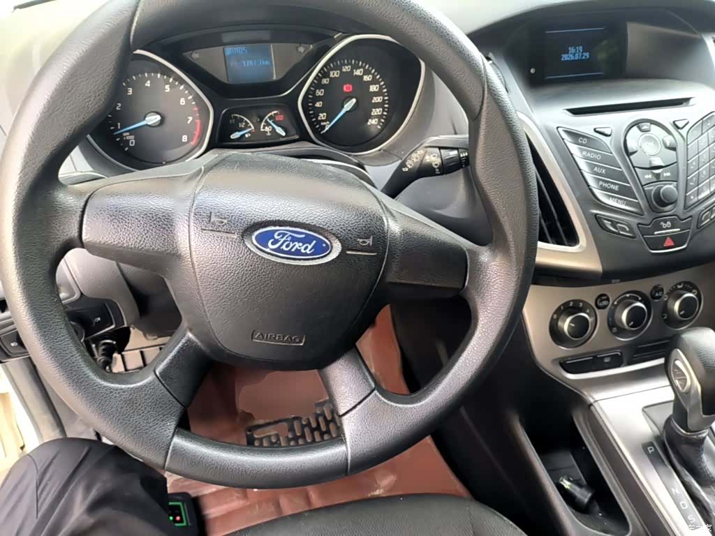 Ford Focus, 2015 10
