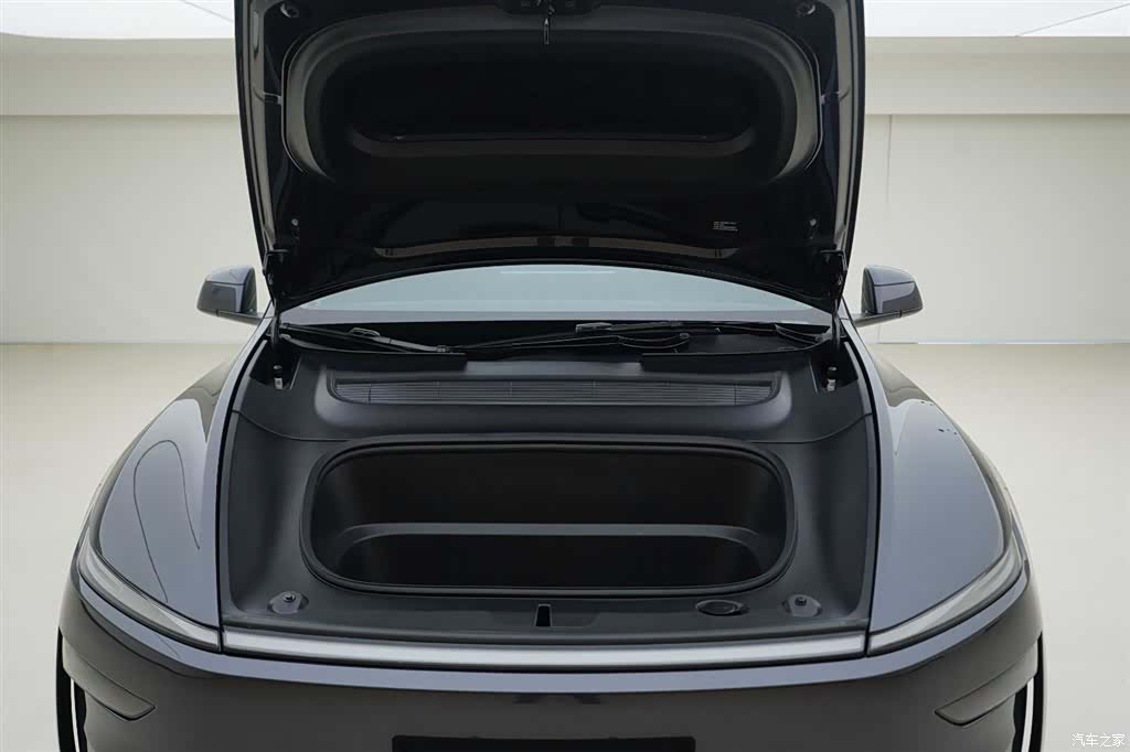 Tesla Model Y, 2025 7