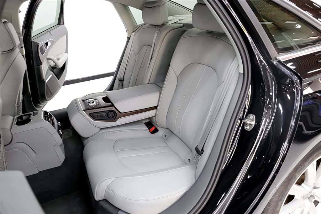 Audi A6L, 2015 8