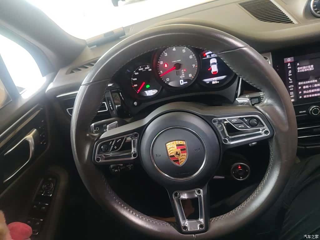 Porsche Macan, 2020 11