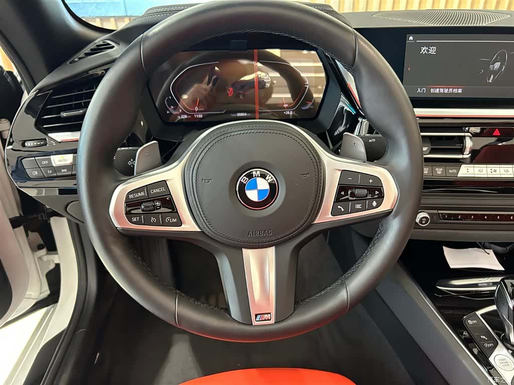 BMW Z4, 2025 10