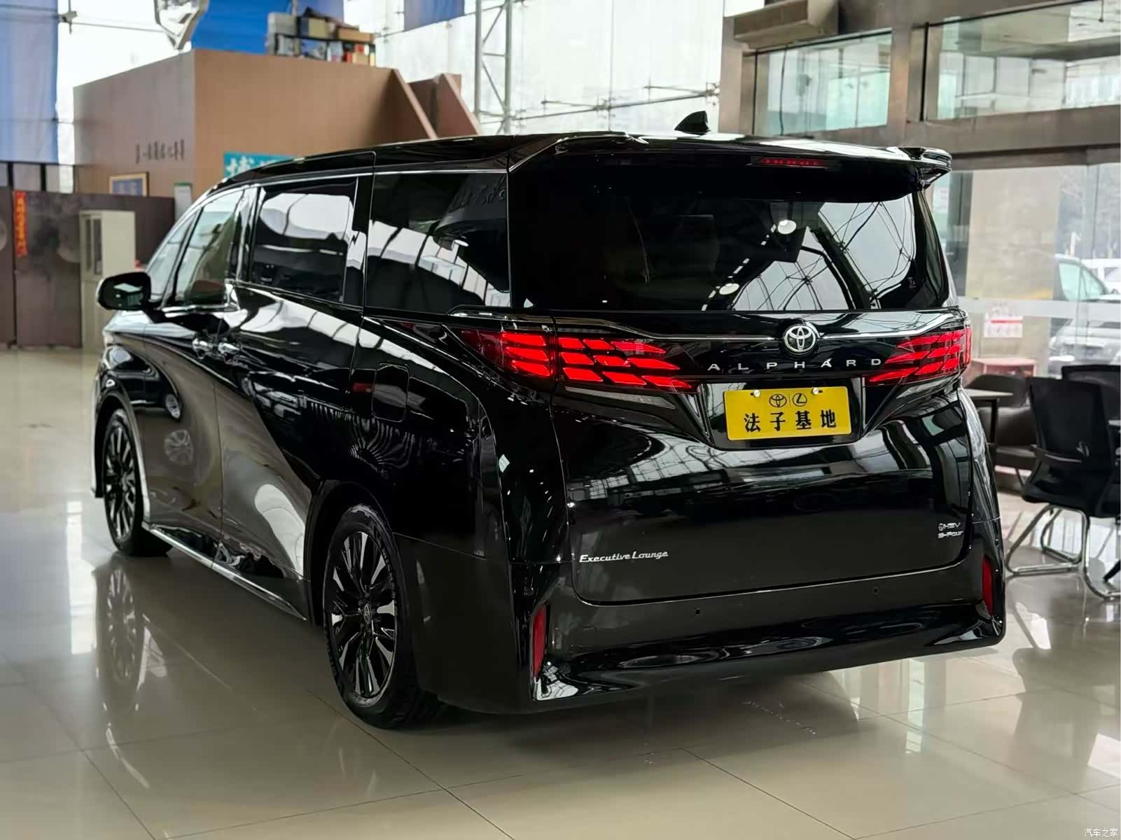 Toyota Alphard, 2024 22