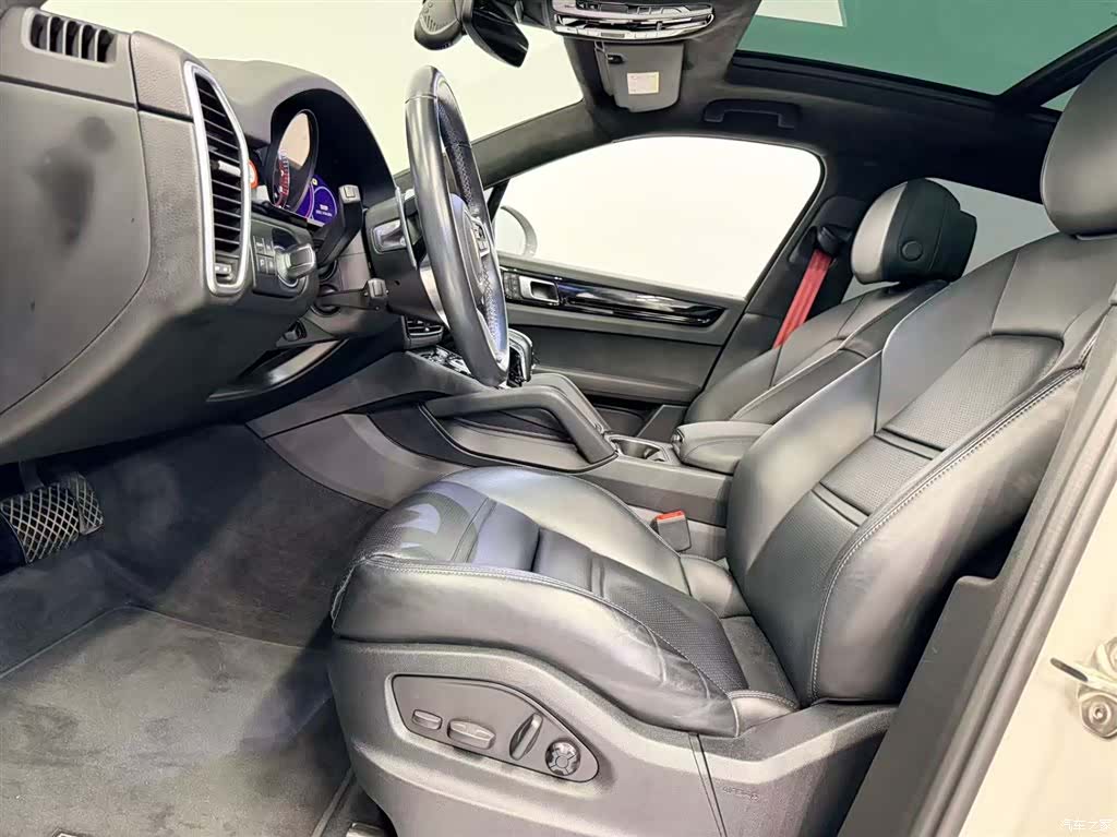 Porsche Cayenne, 2022 10