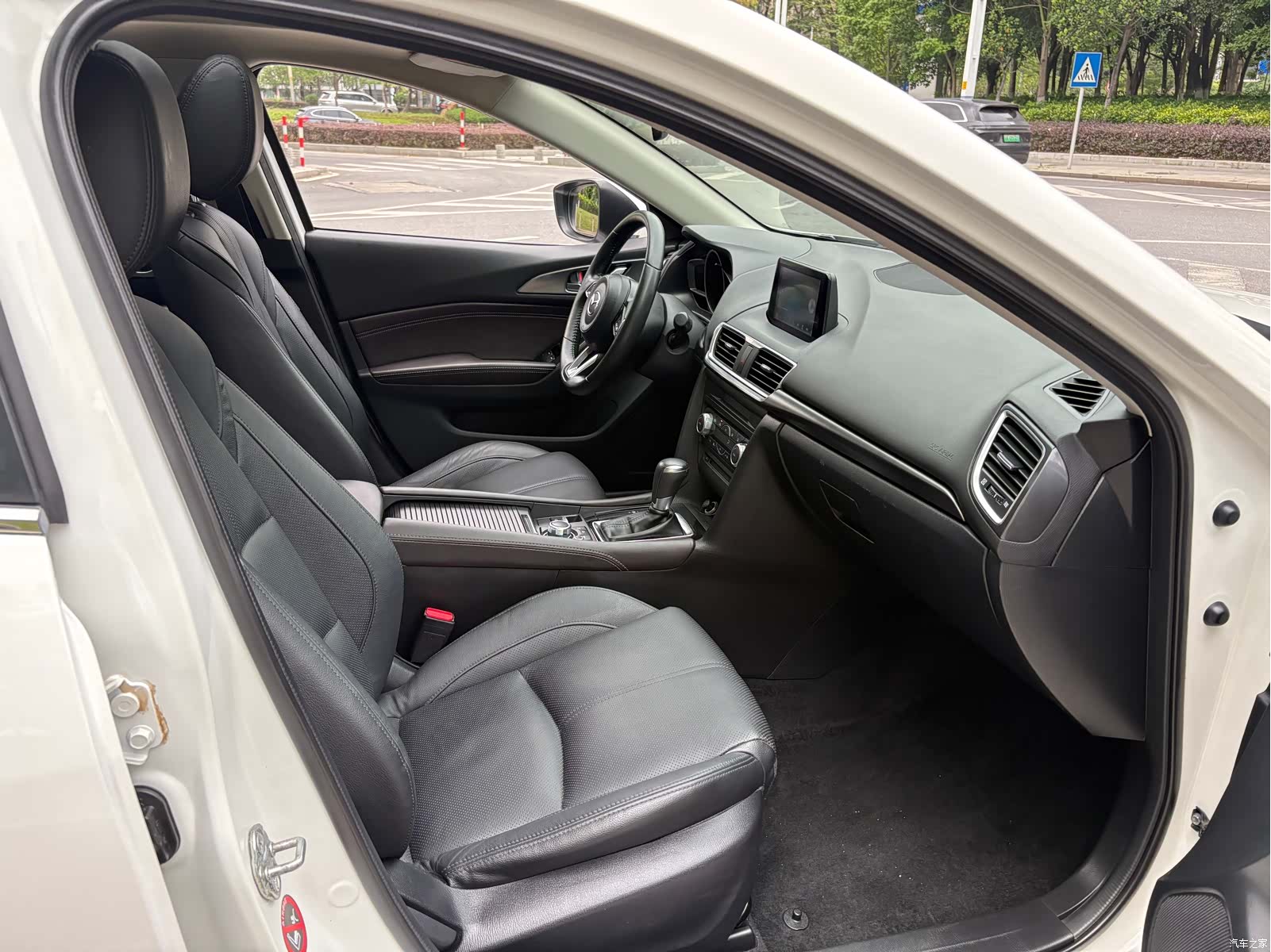 Mazda Mazda3, 2018 14