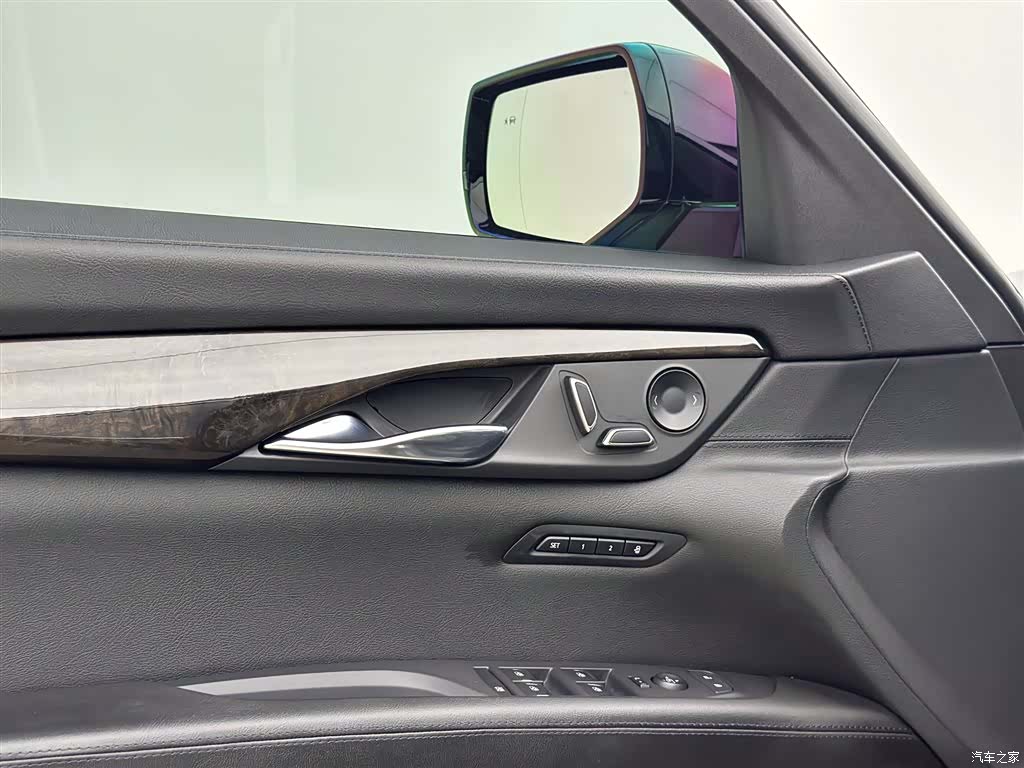 Cadillac CT6, 2022 13