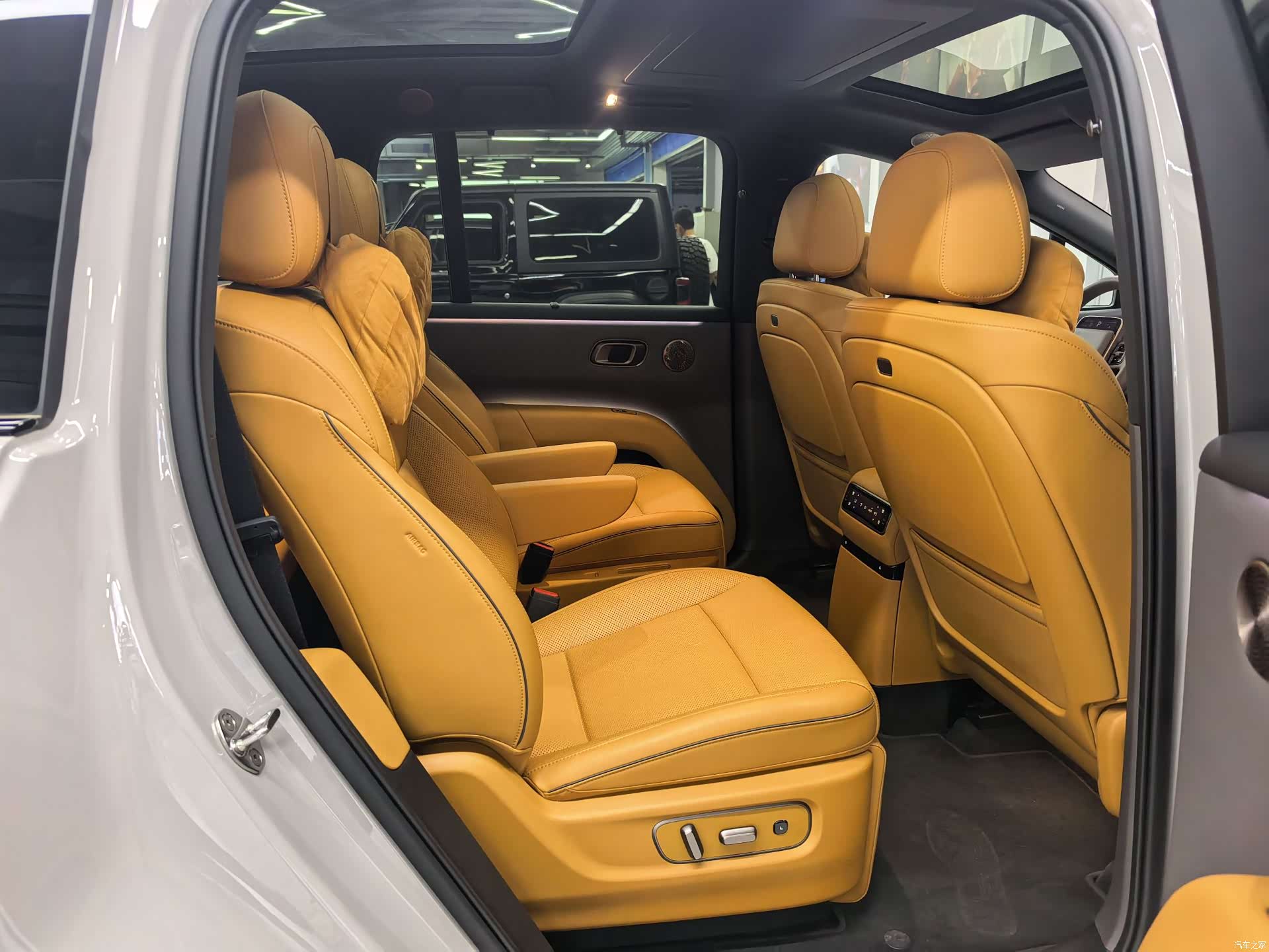 Li Auto i8, 2025 14