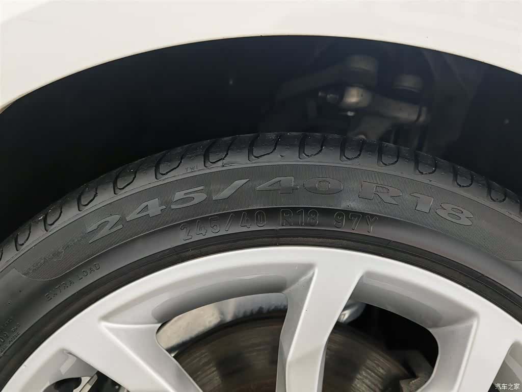 Audi A4L, 2019 24