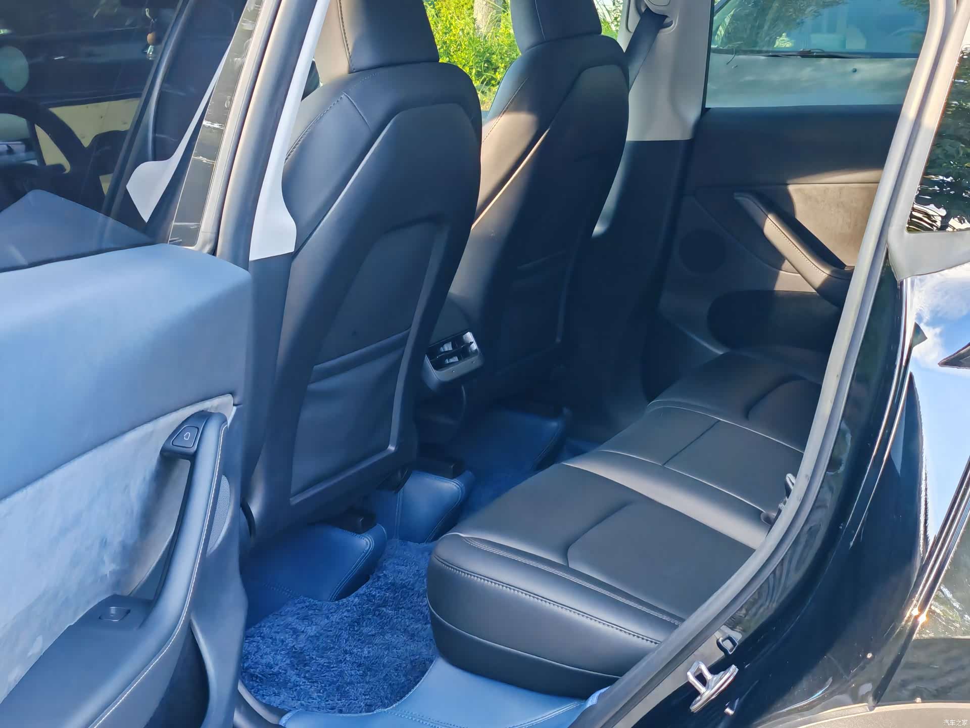 Tesla Model Y, 2024 8