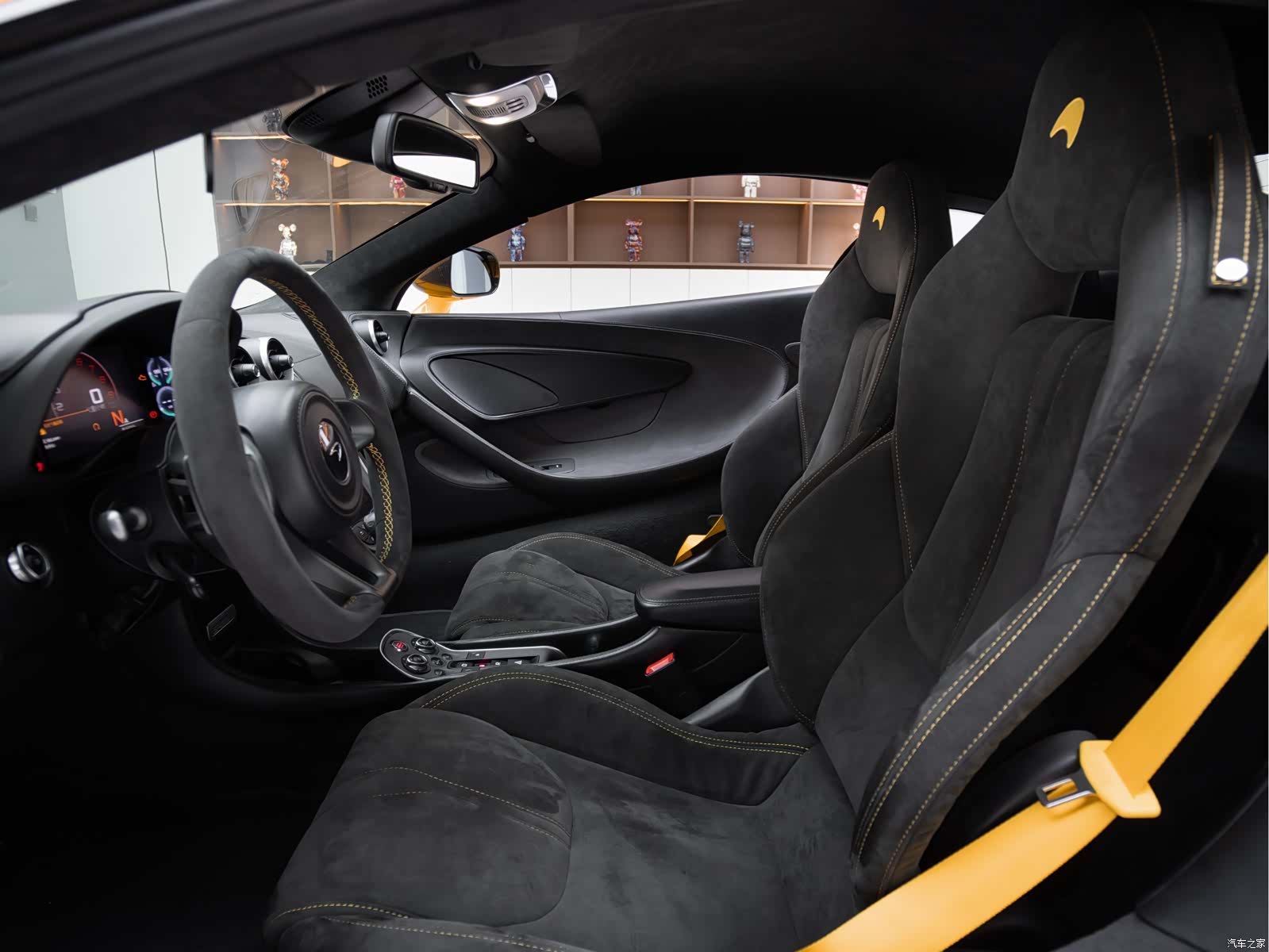 McLaren 540C, 2017 11