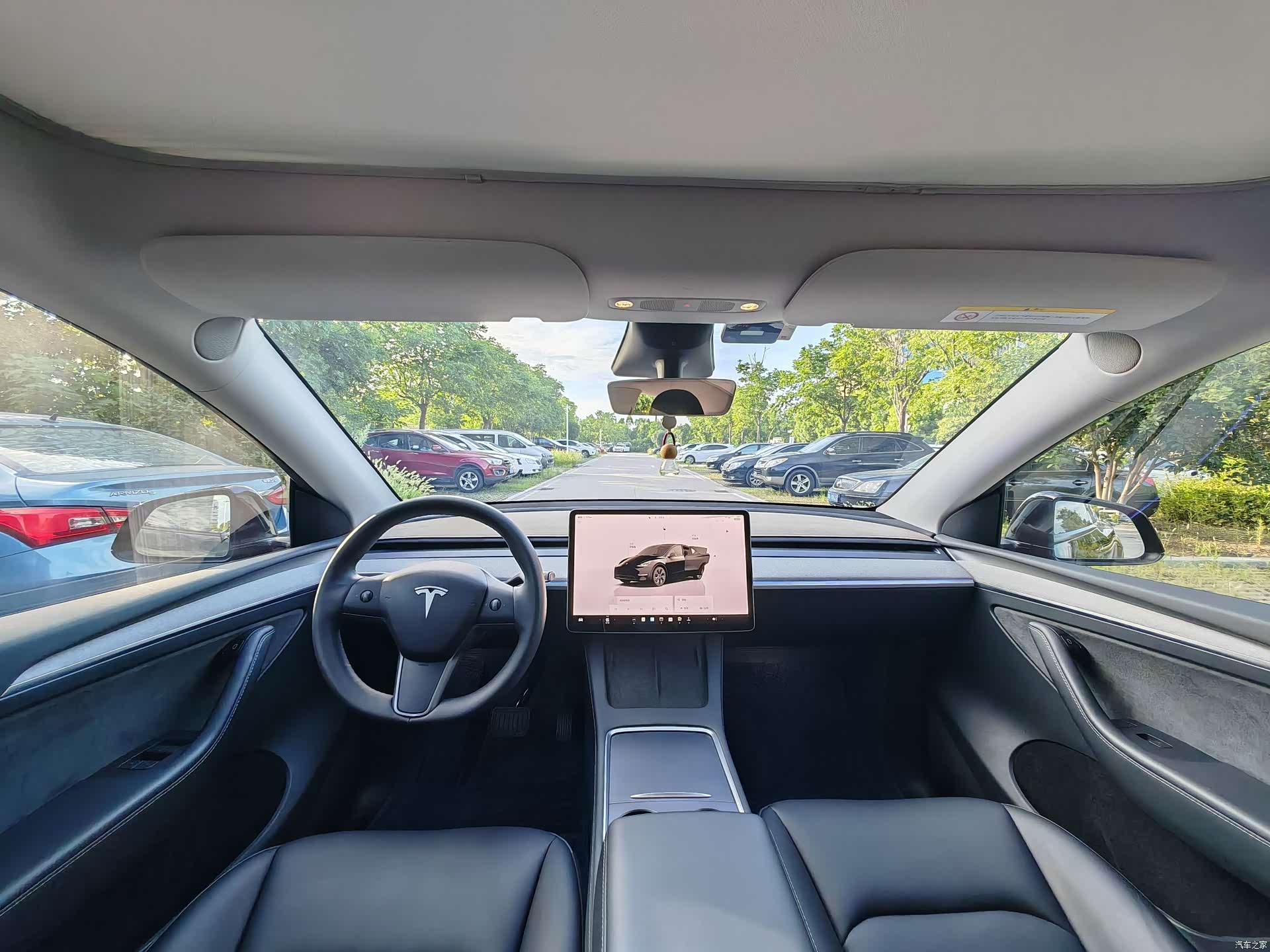 Tesla Model Y, 2024 9