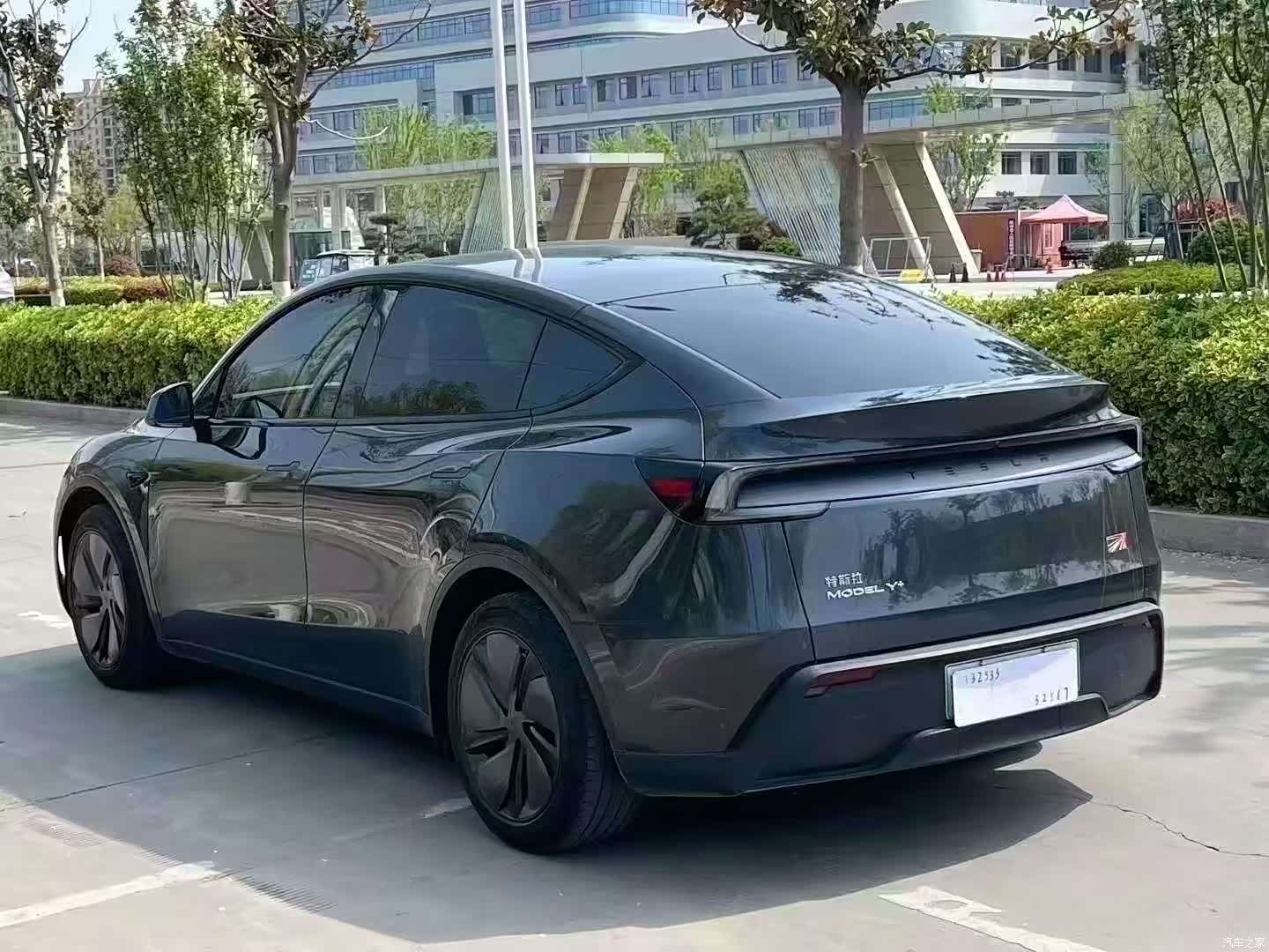 Tesla Model Y, 2025 7