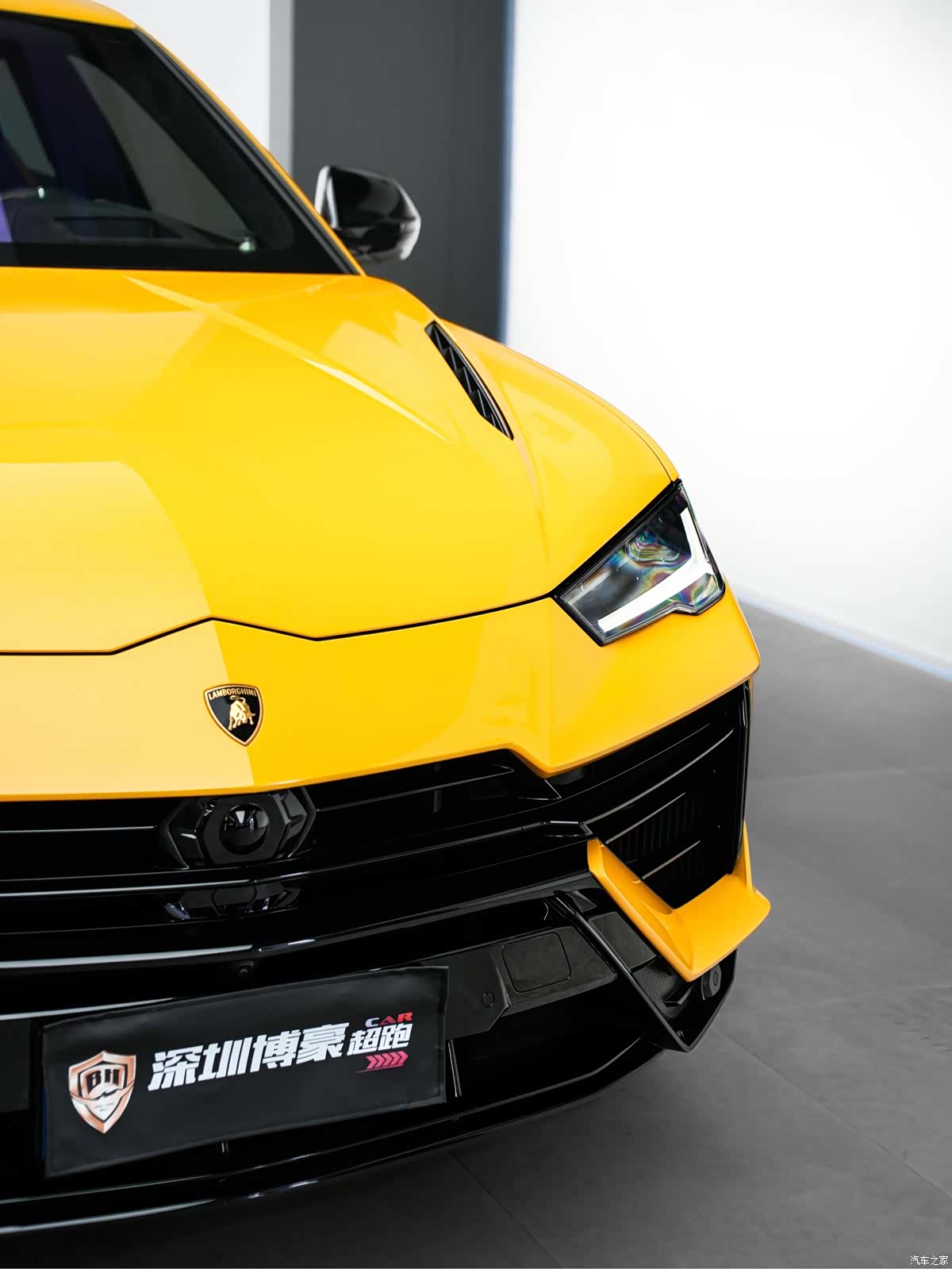 Lamborghini Urus, 2023 11