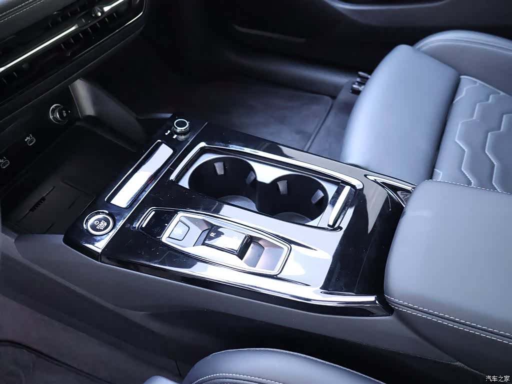 Audi e-tron, 2025 12