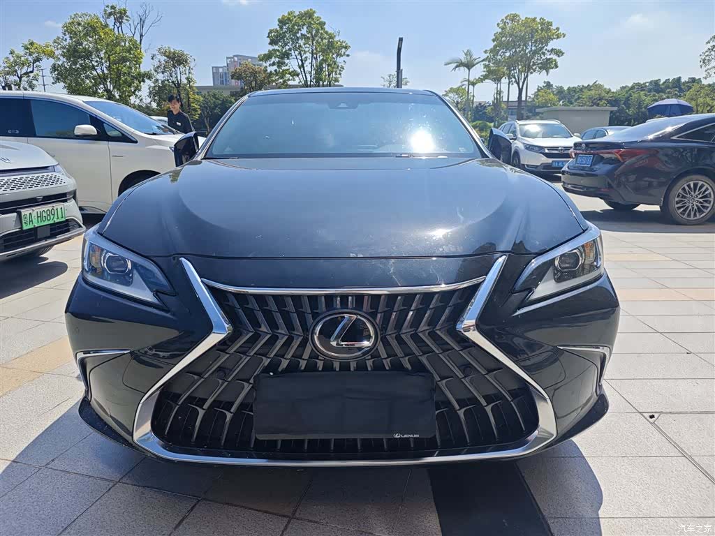 Lexus ES, 2024 9