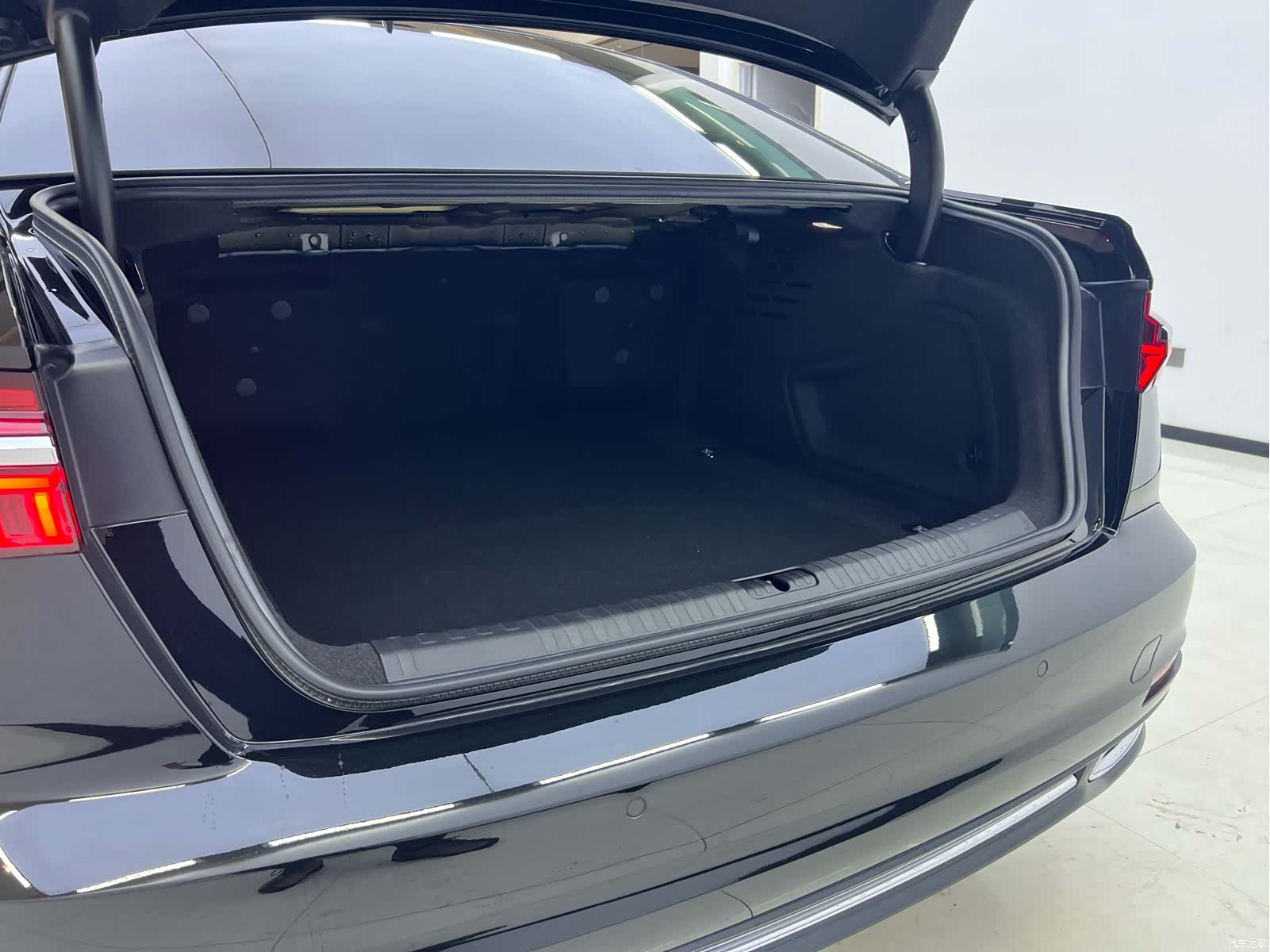 Audi A6L, 2022 21