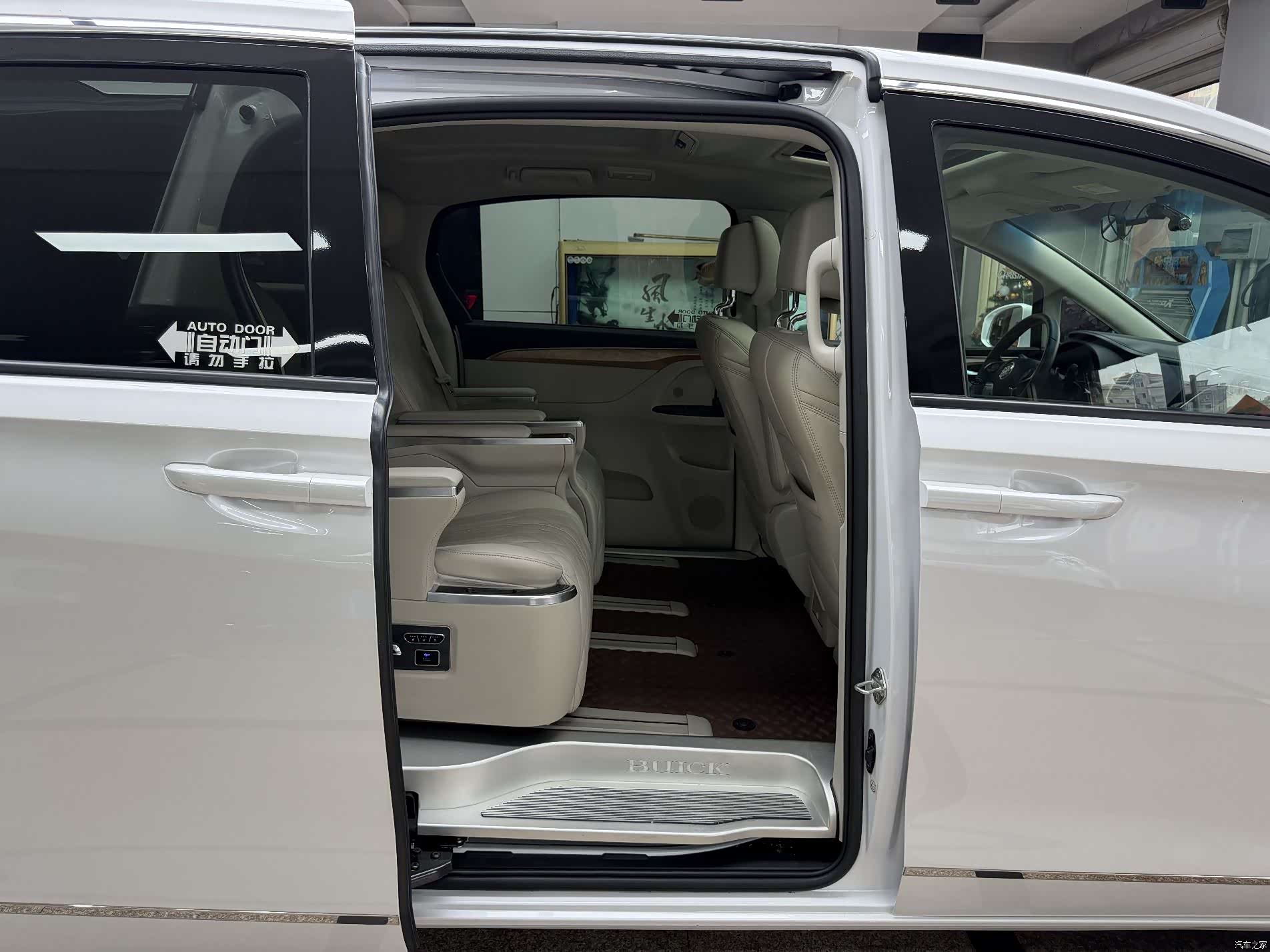Buick GL8, 2019 17