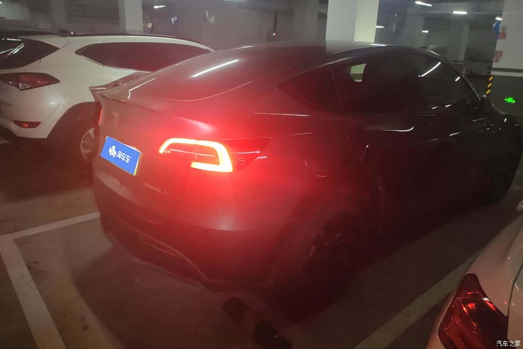Tesla Model Y, 2021 3