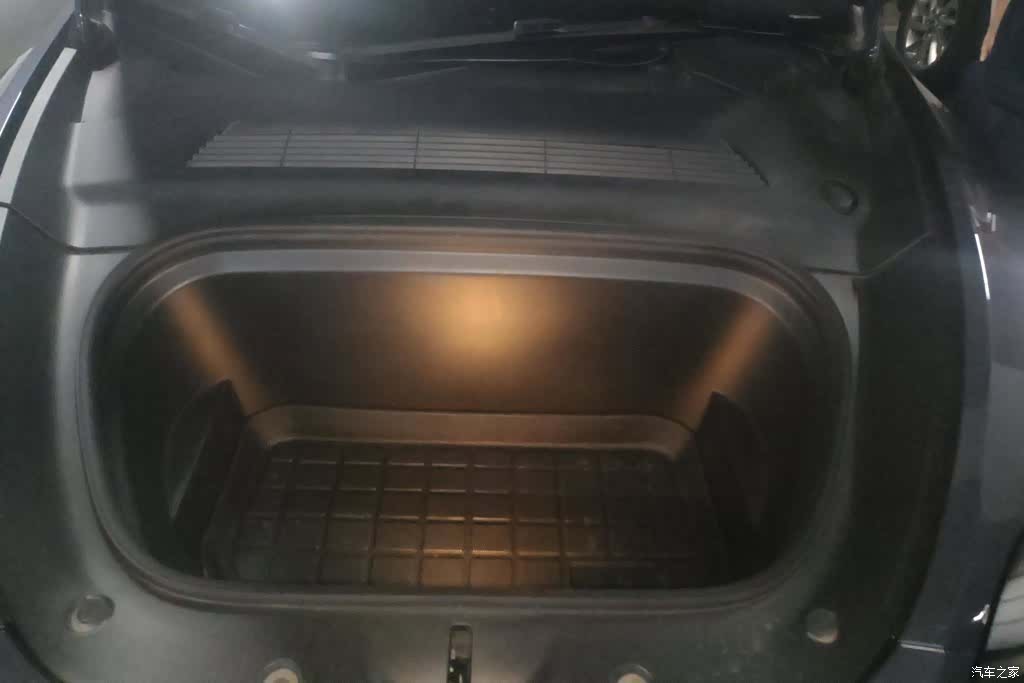 Tesla Model Y, 2021 10