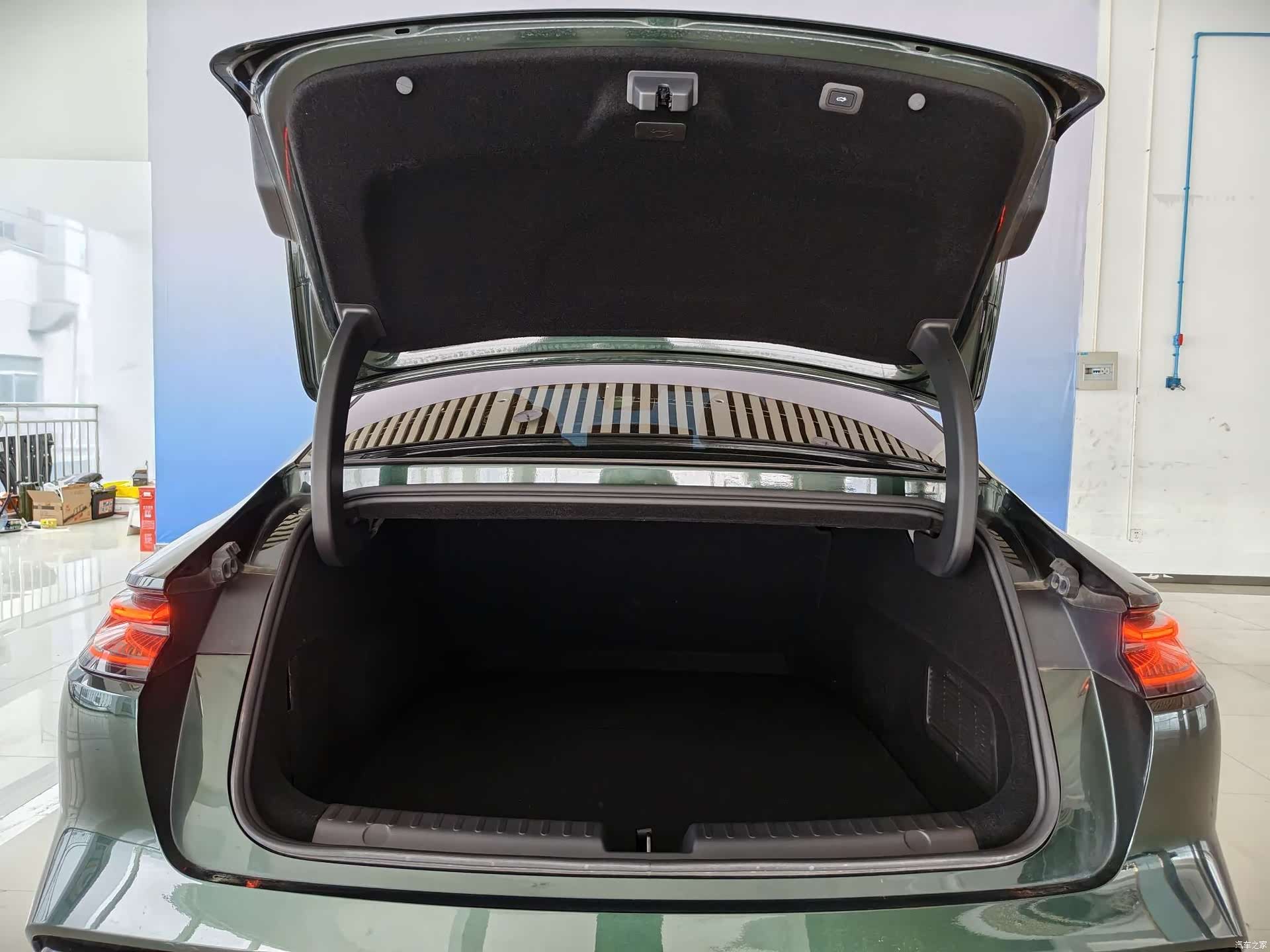 Geely 8, 2025 25