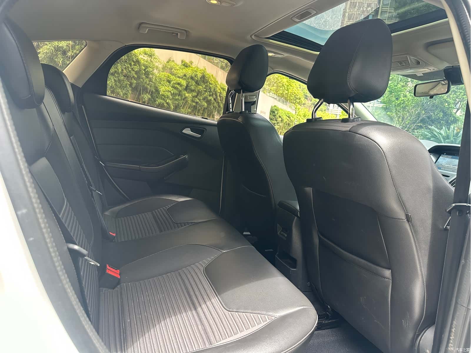 Ford Focus, 2019 12