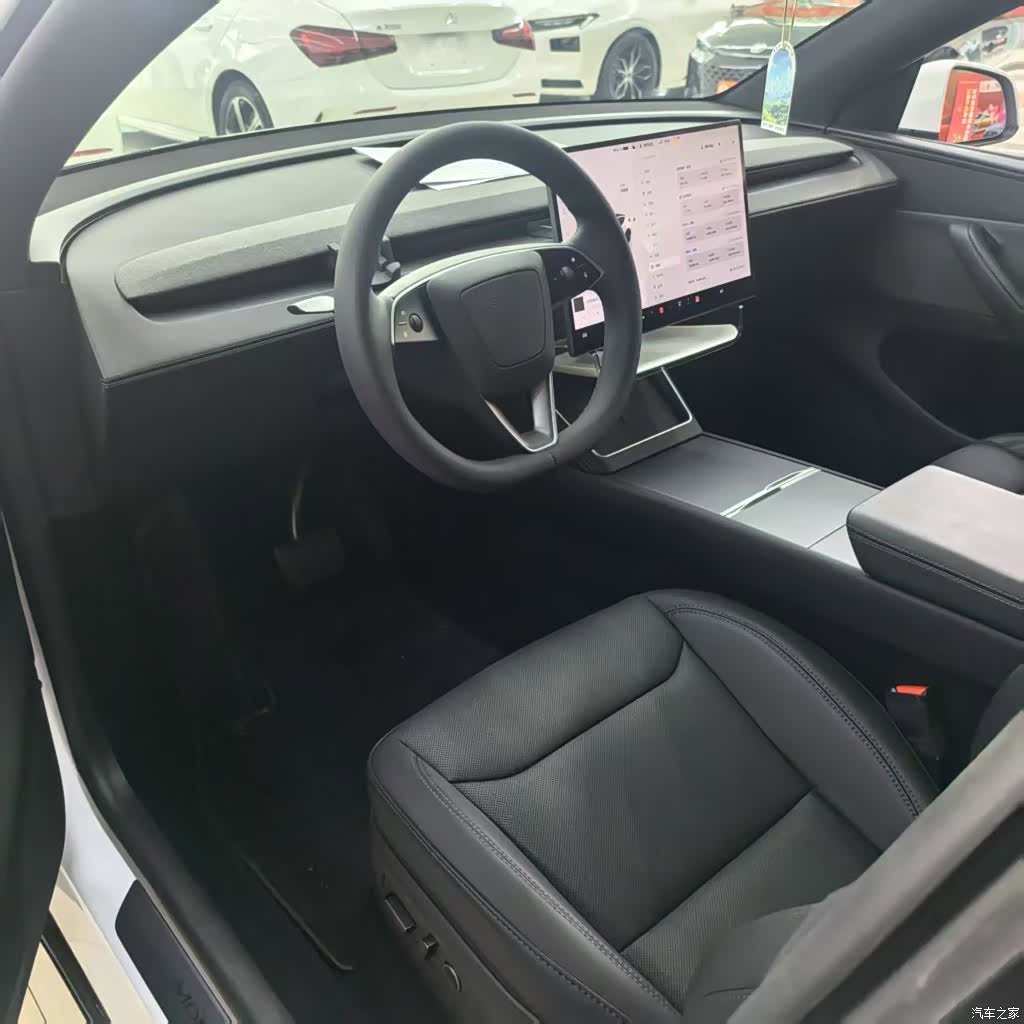 Tesla Model Y, 2026 6
