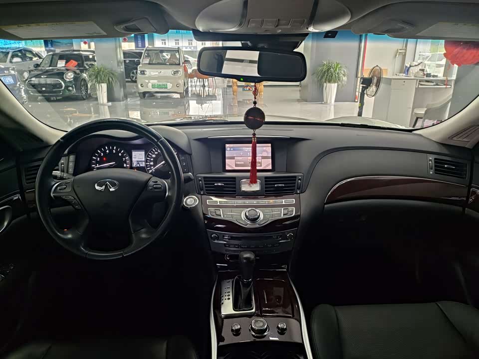 Infiniti Q70 Infiniti Q70