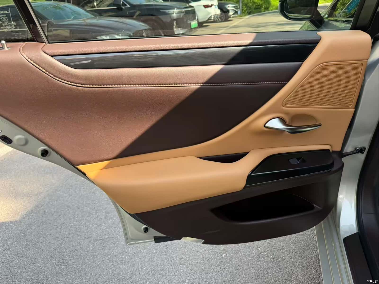 Lexus ES, 2019 6