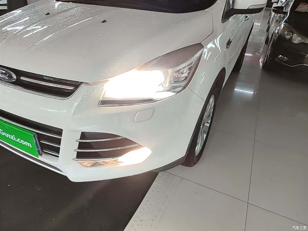 Ford Kuga, 2015 24