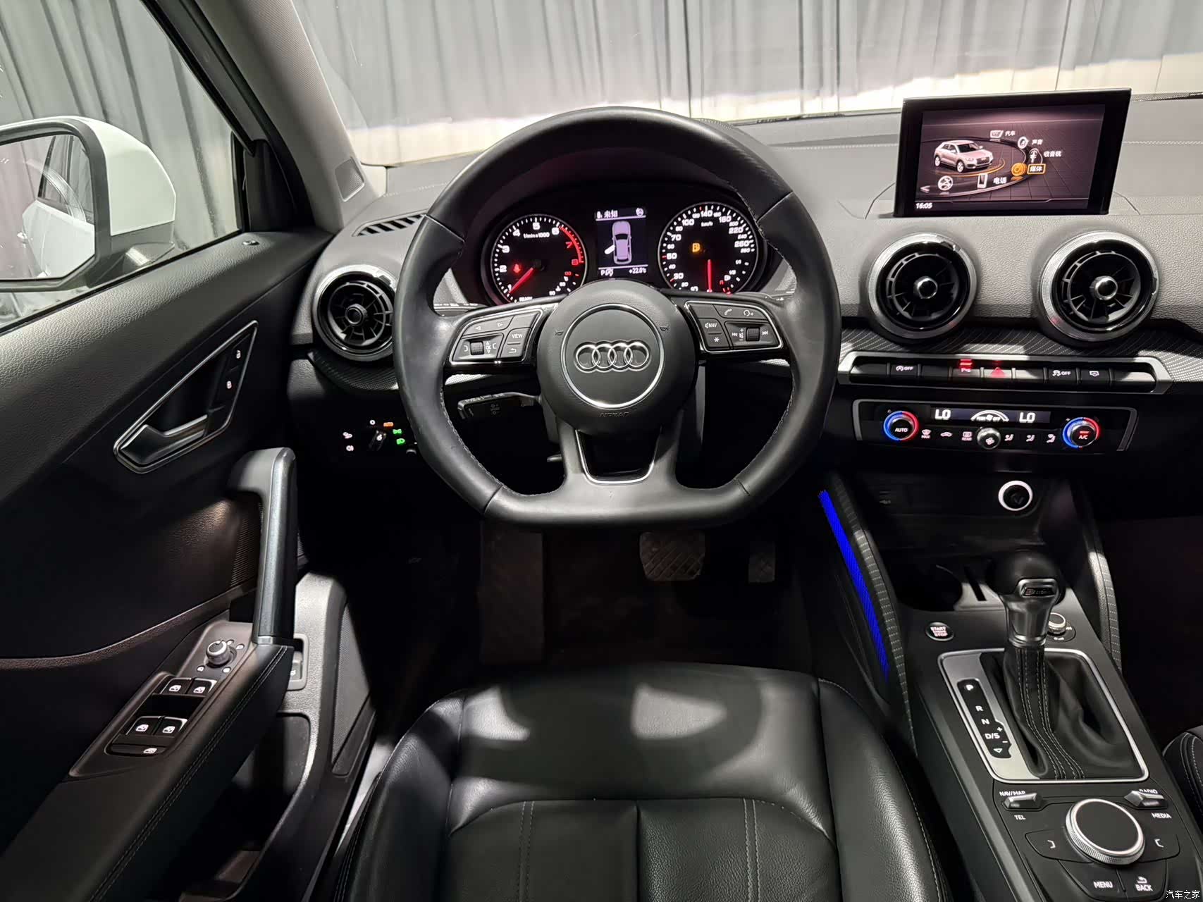 Audi Q2L, 2022 14
