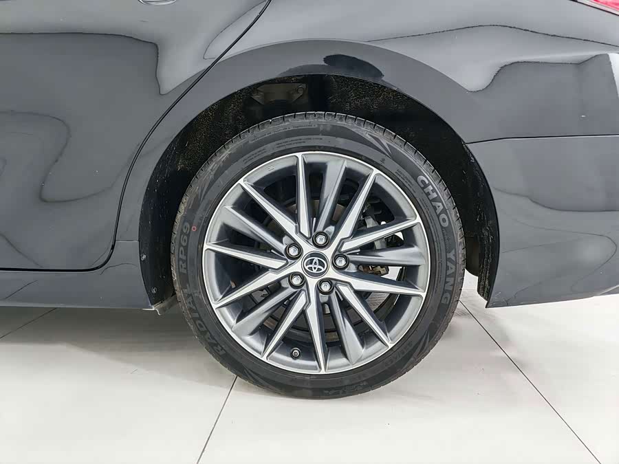 Toyota Camry 2022, фото 16