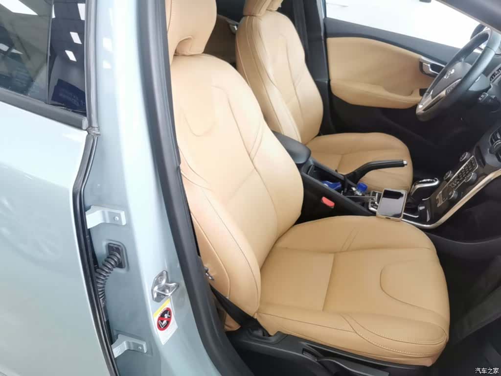Volvo V40, 2017 25