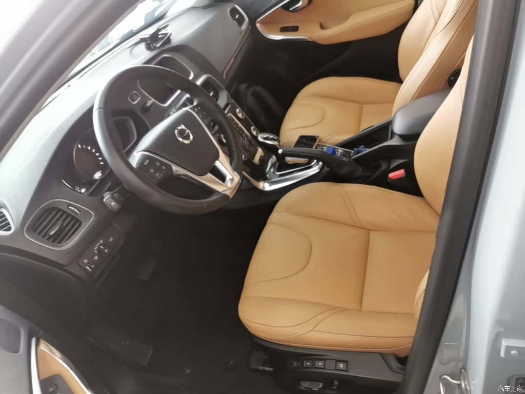 Volvo V40, 2017 15