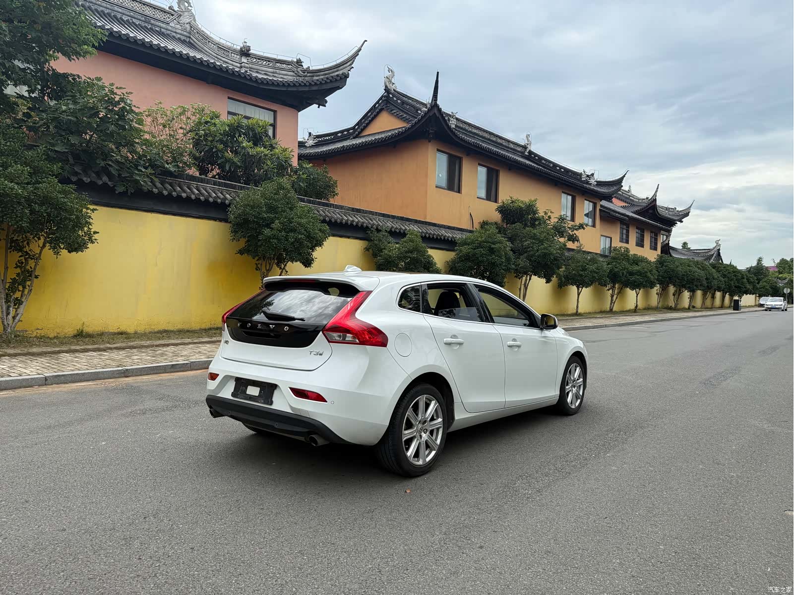 Volvo V40, 2016 все фото