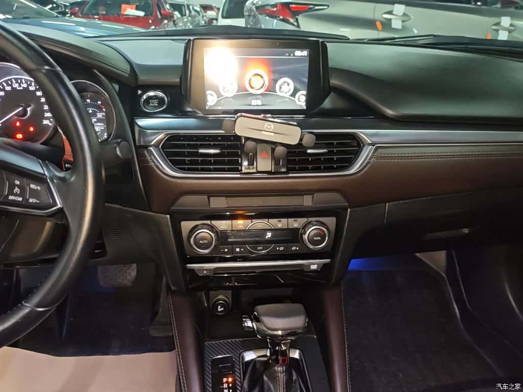 Mazda Atenza, 2018 13