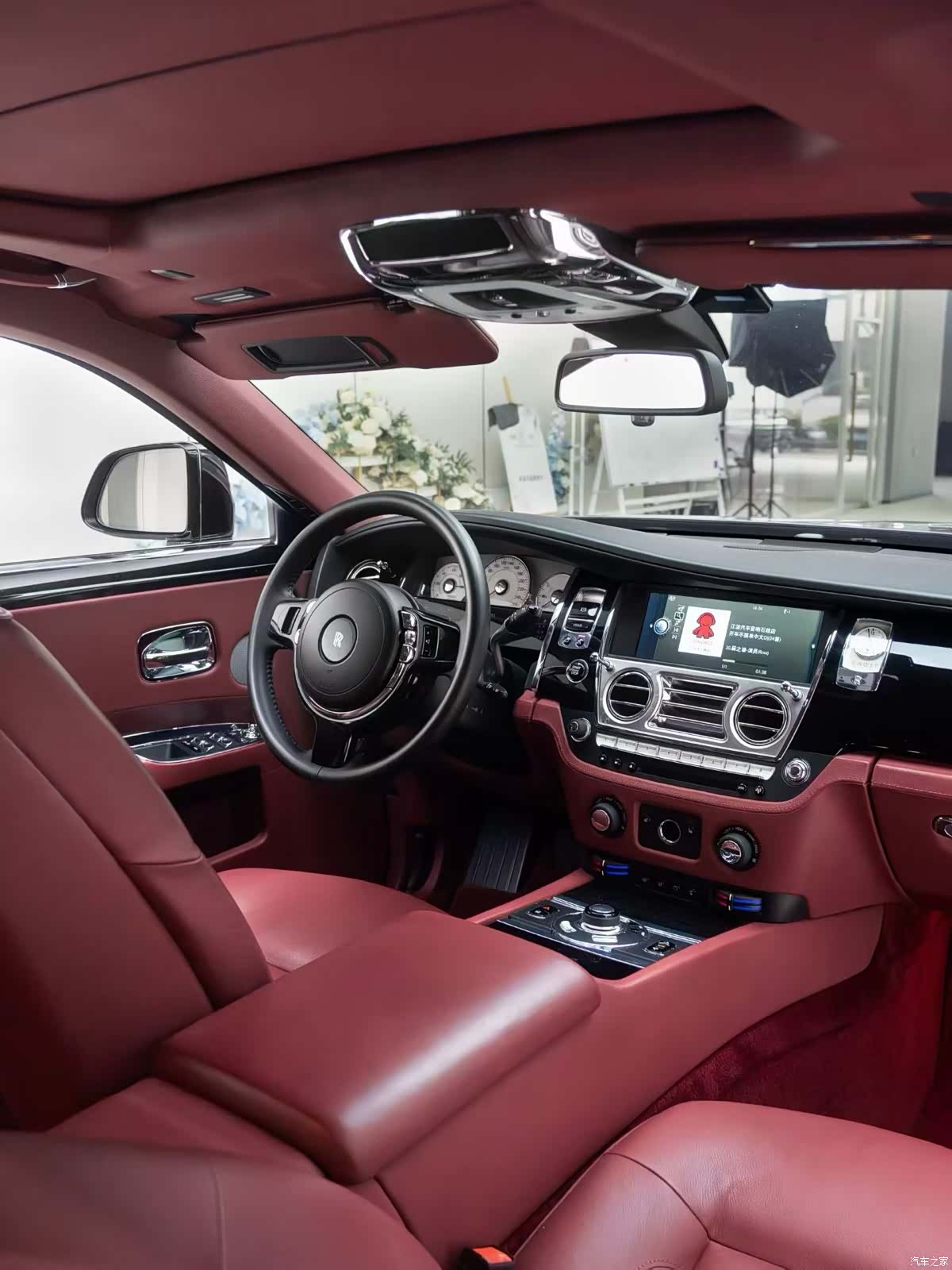 Rolls-Royce Ghost, 2014 все фото