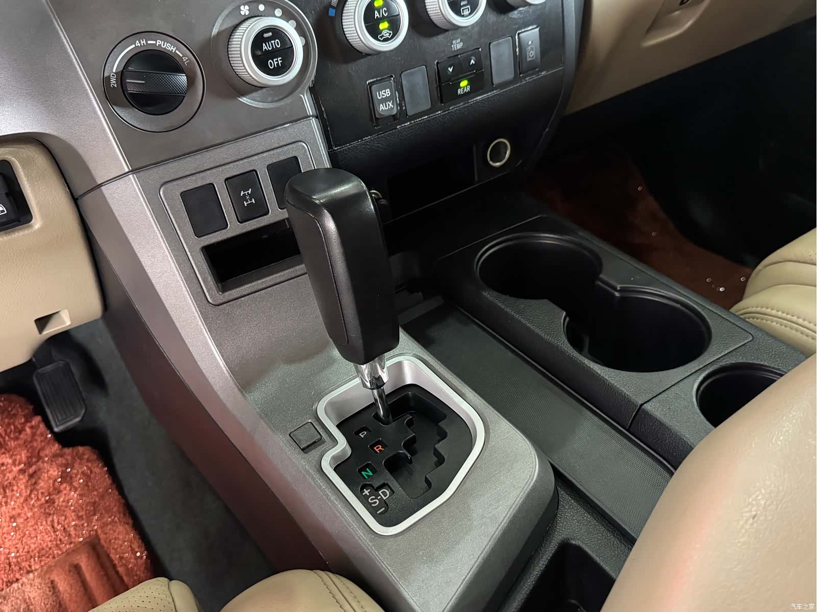 Toyota Sequoia, 2016 12