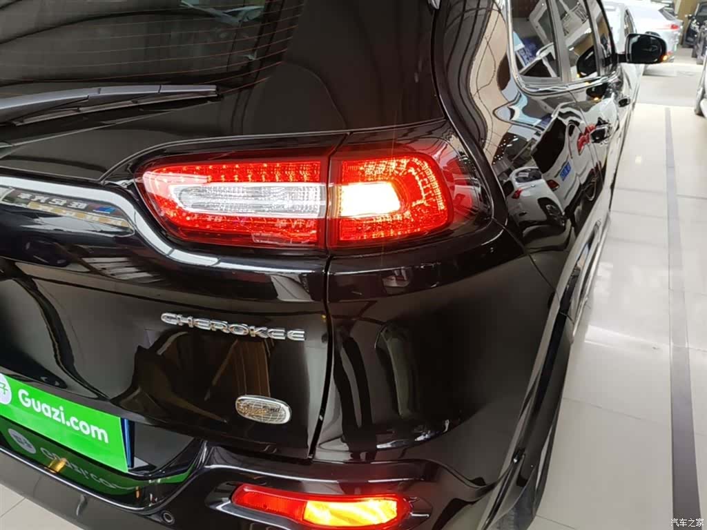 Jeep Cherokee, 2018 8