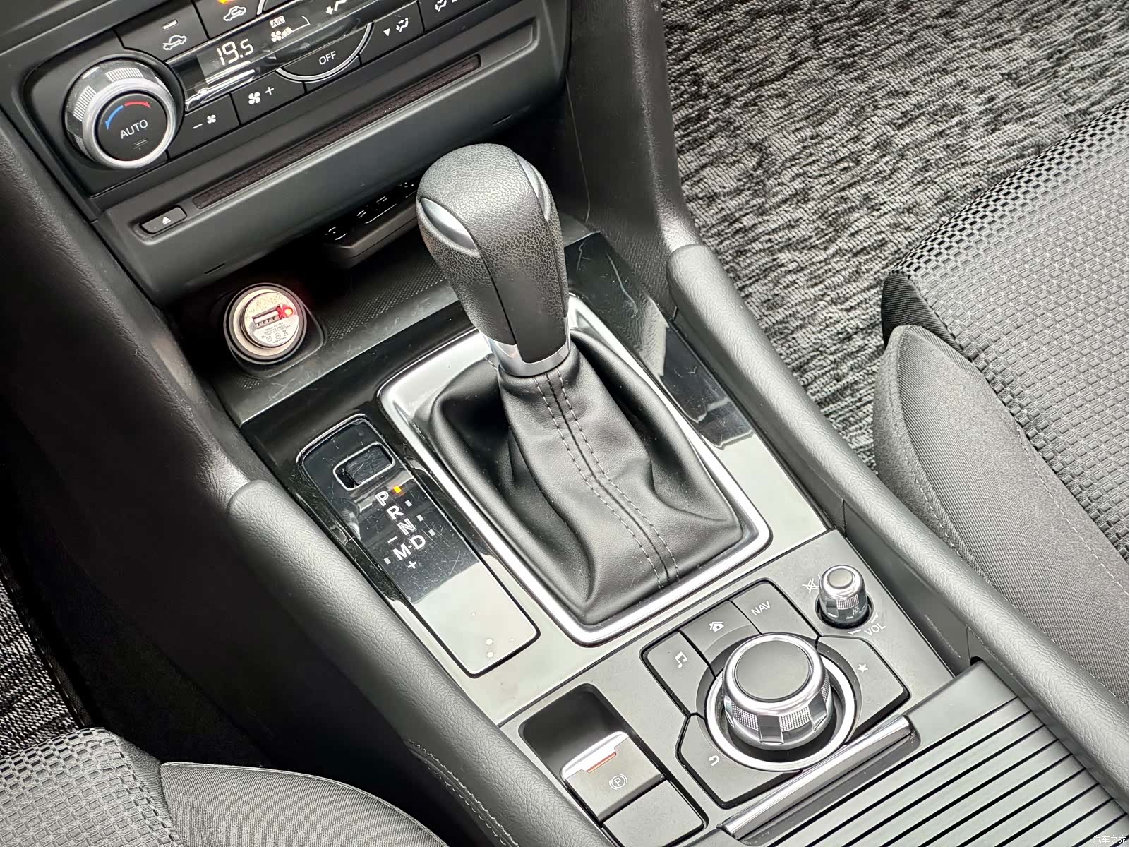 Mazda Mazda3, 2019 15