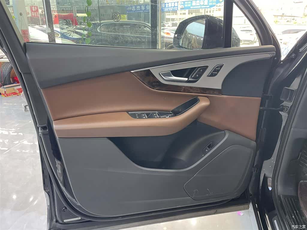 Audi Q7, 2017 все фото