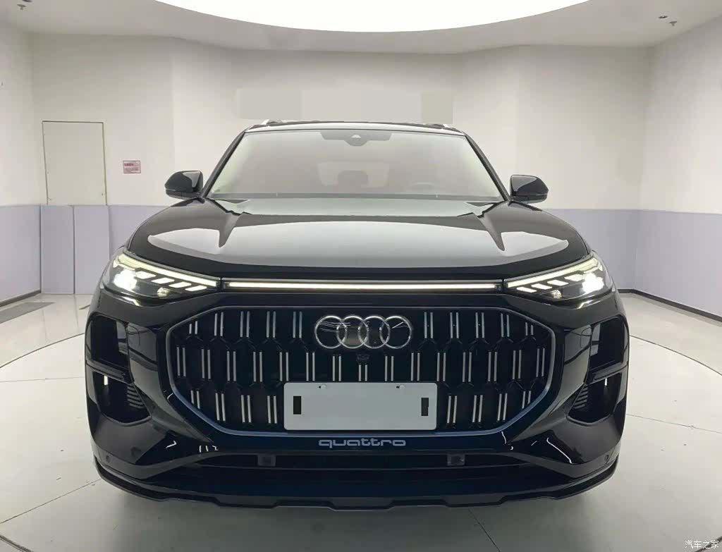 Audi Q6, 2024 3