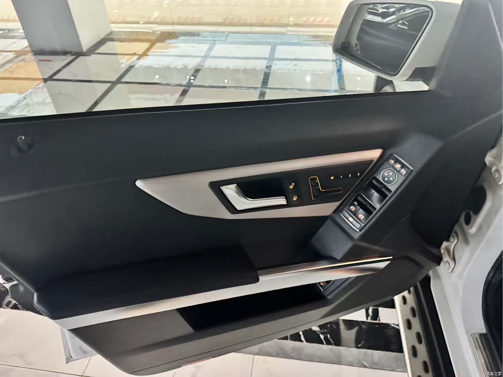 Mercedes-Benz GLK-Class, 2015 9