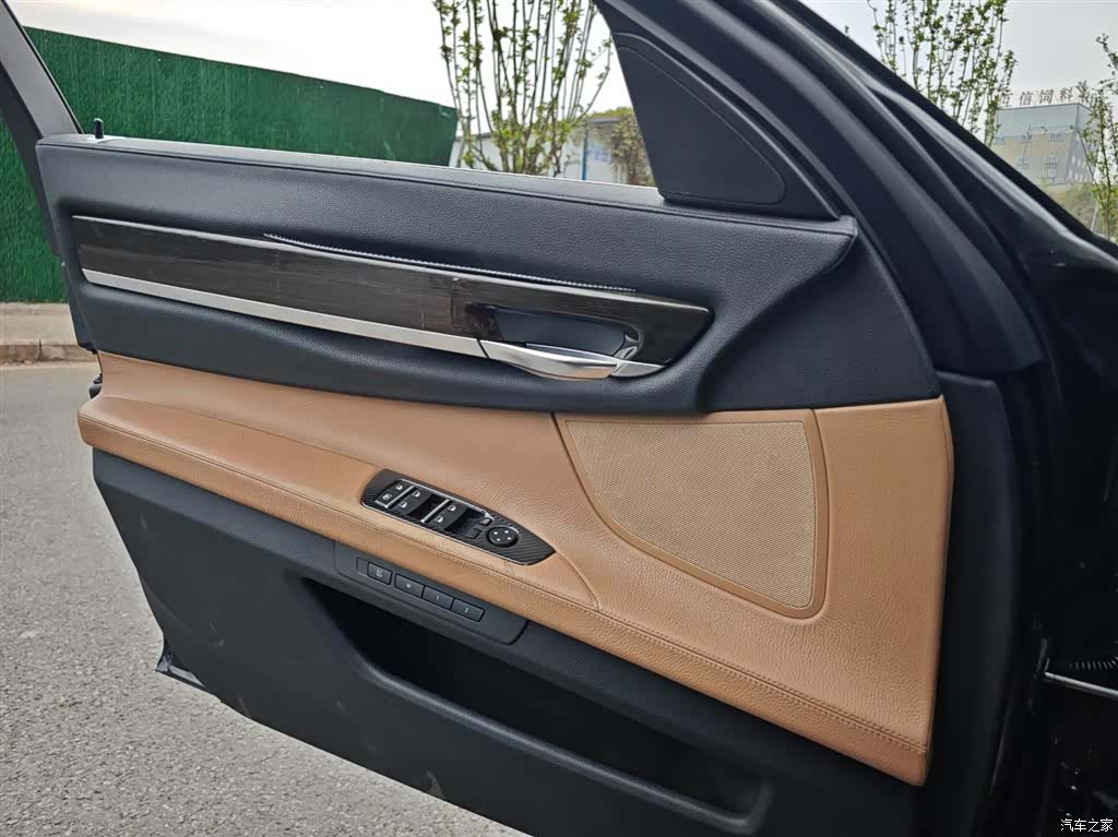BMW 7 Series, 2011 12