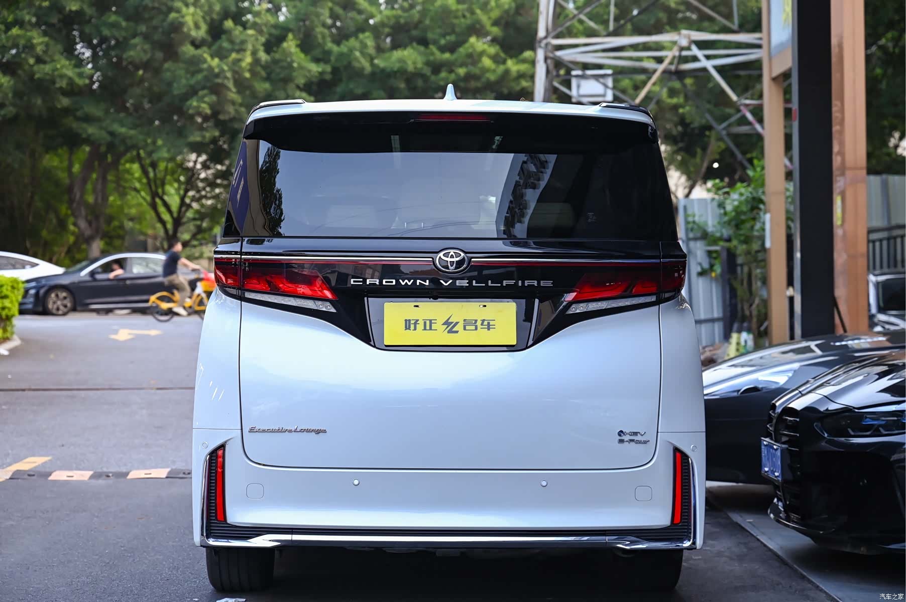 Toyota Vellfire, 2023 11