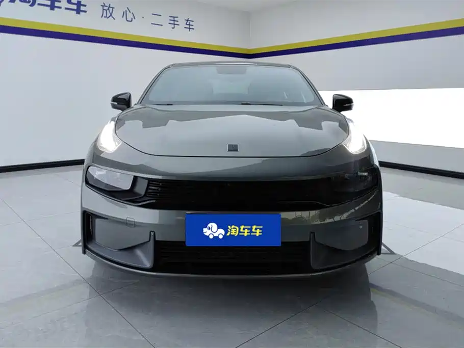 Lynk & Co 03