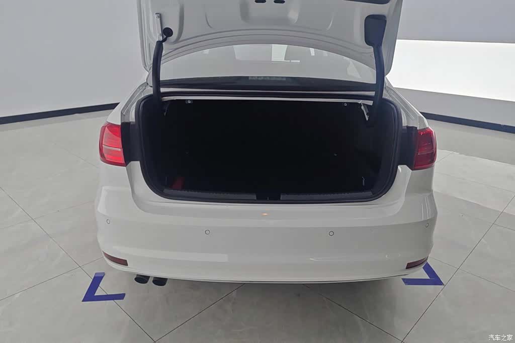 Volkswagen Sagitar, 2017 4