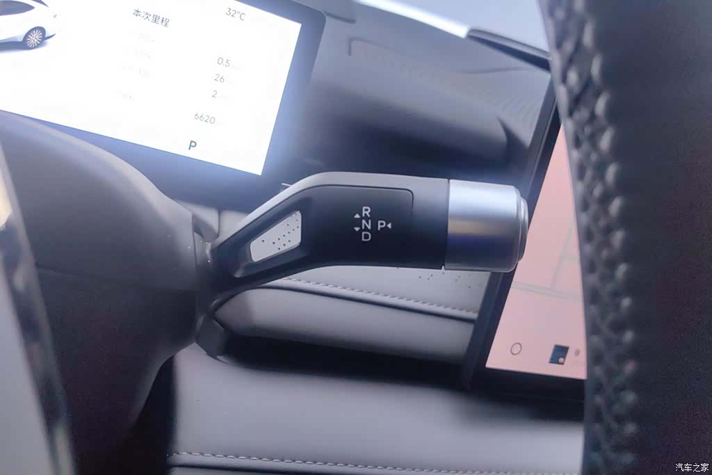 Geely 8, 2025 16