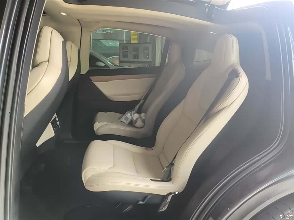 Tesla Model X, 2019 17
