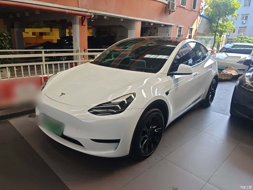 Tesla Model Y, 2023 2