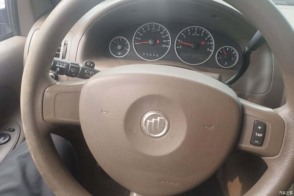 Buick GL8, 2017 15