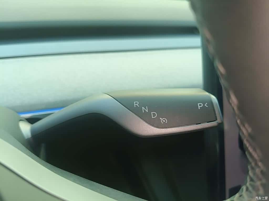 Tesla Model Y, 2024 14